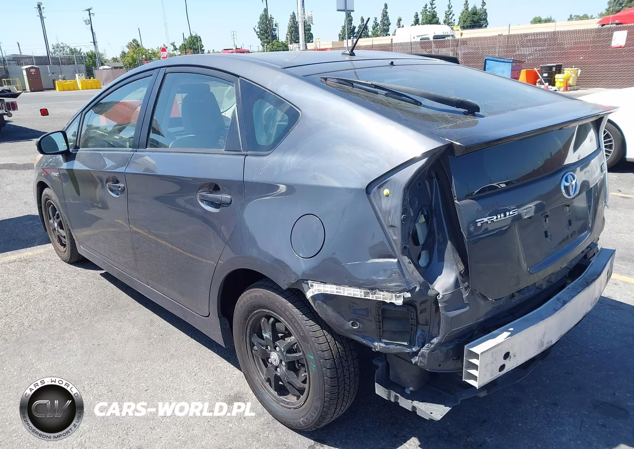 2015 Toyota Prius Two VIN:JTDKN3DU4F0458688 - 3