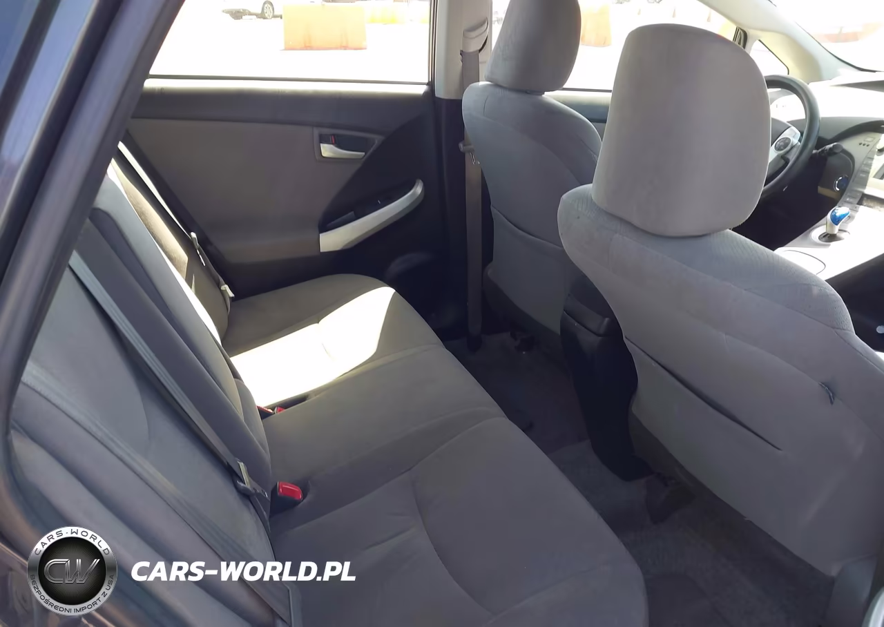 2015 Toyota Prius Two VIN:JTDKN3DU4F0458688 - 8