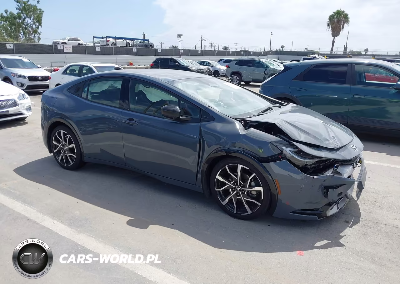 2026 Toyota Prius Plug-In Hybrid Xse – zdjęcie 1 z 16