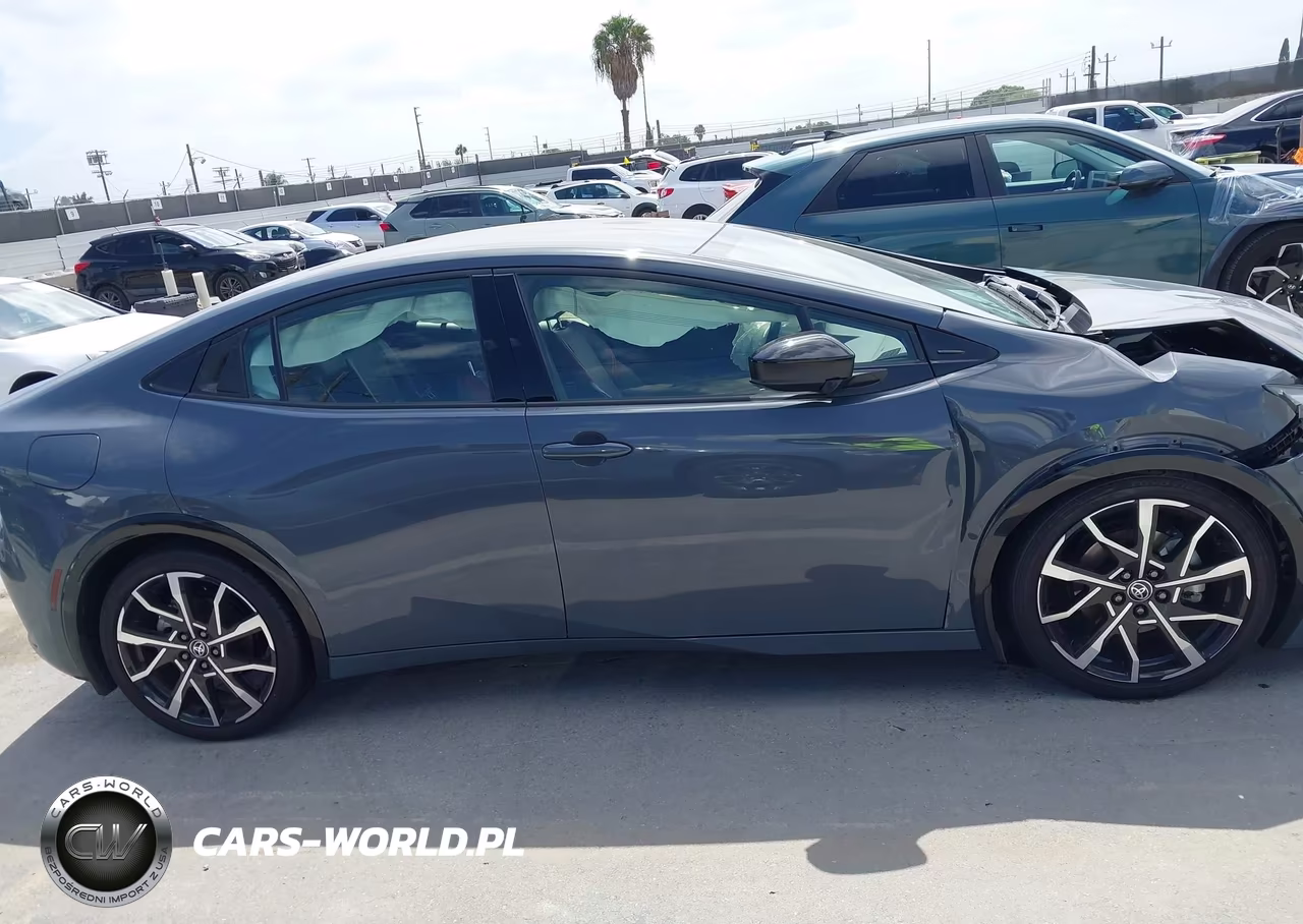 2026 Toyota Prius Plug-In Hybrid Xse VIN:JTDACACU7T3069366 - 13