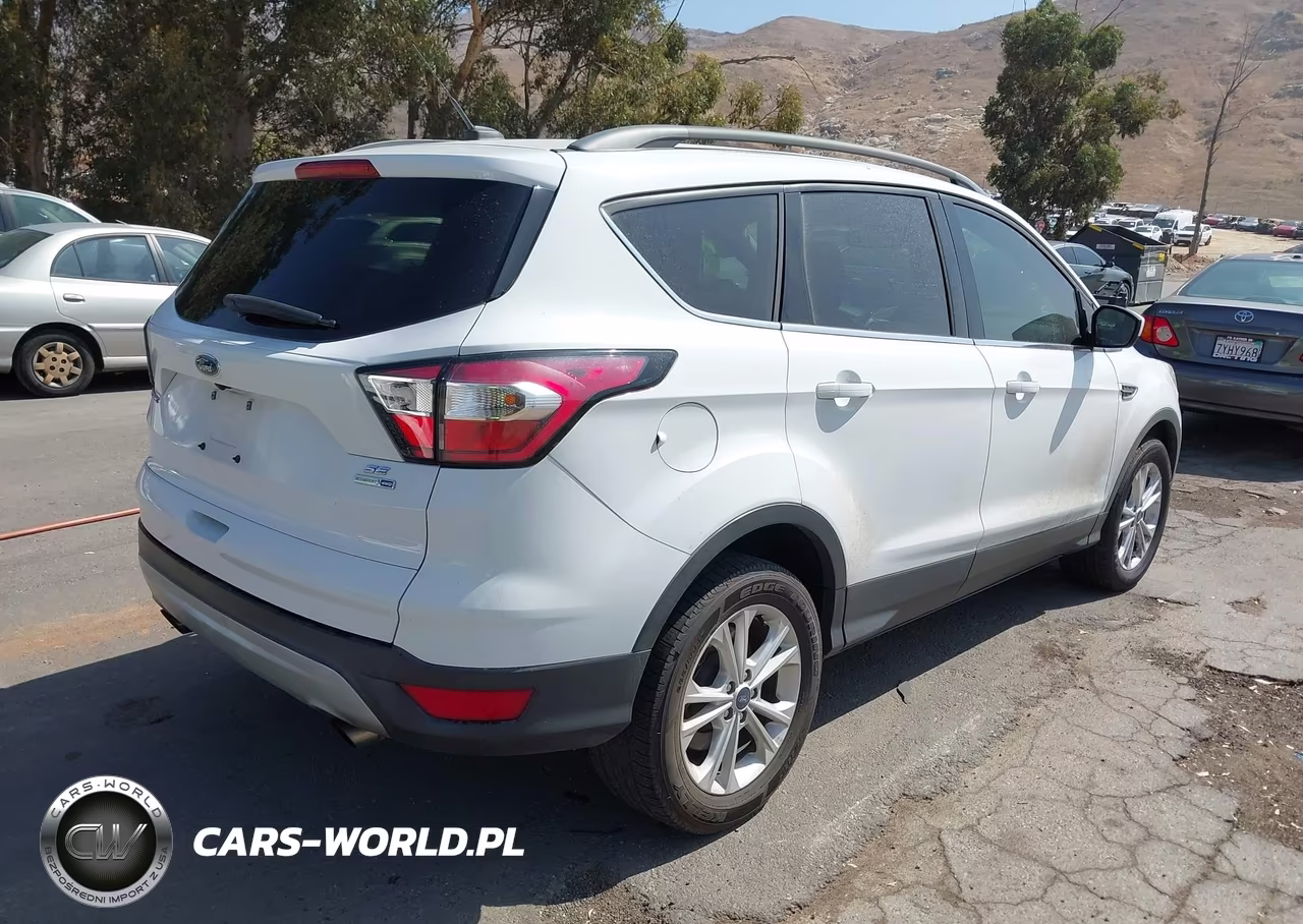 2018 Ford Escape Se VIN:1FMCU9GD8JUD07890 - 4