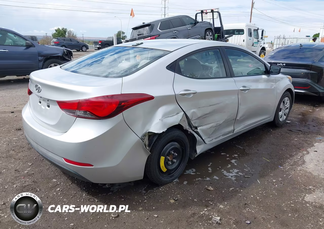 2016 Hyundai Elantra Se VIN:5NPDH4AE3GH681344 - 4