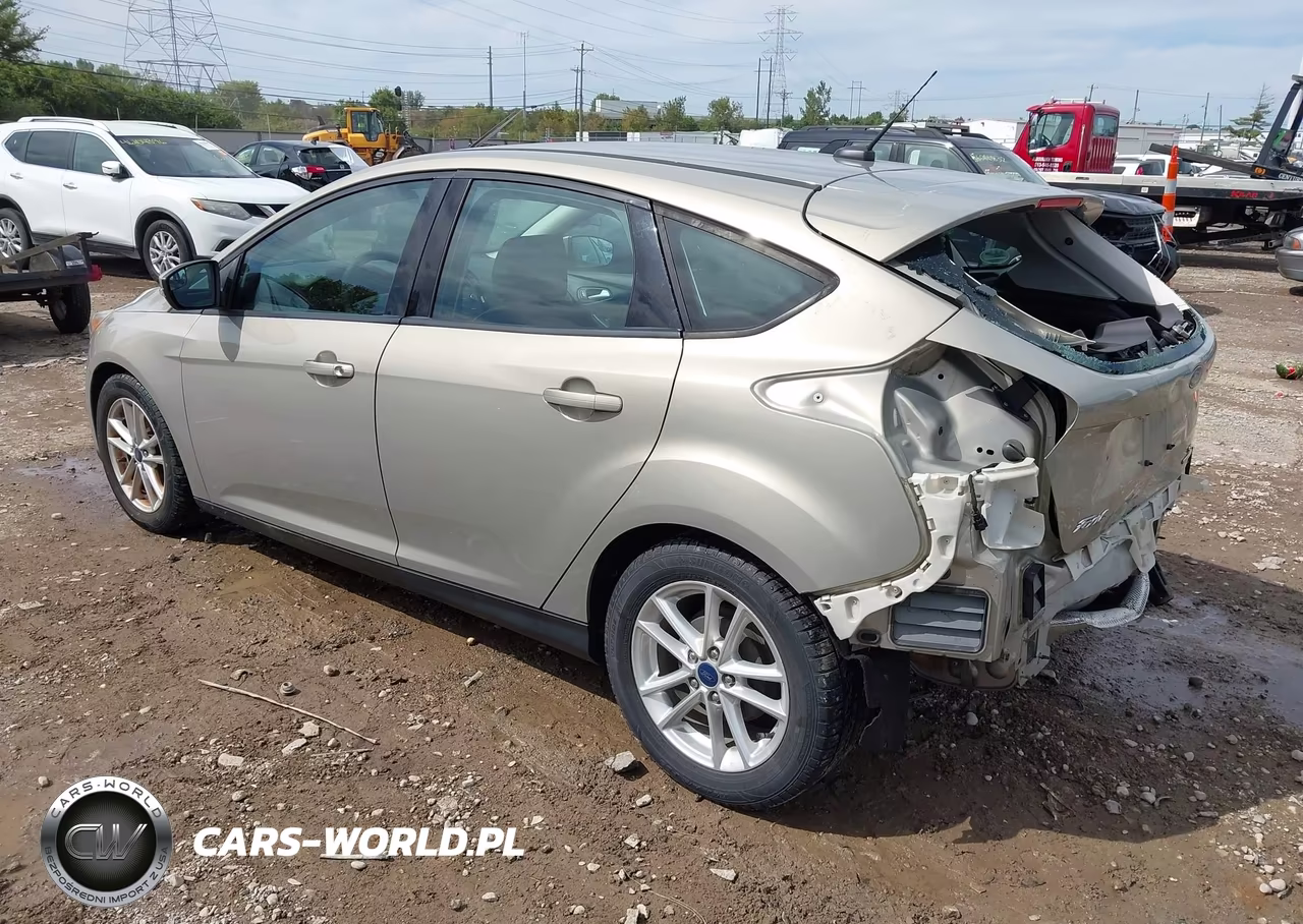 2016 Ford Focus Se VIN:1FADP3K29GL358709 - 3