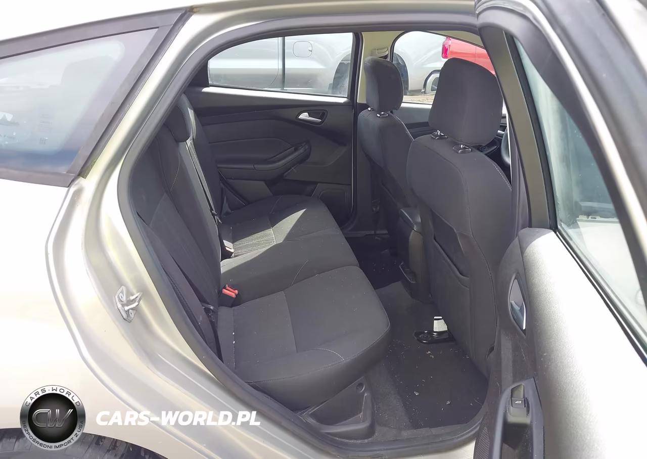 2016 Ford Focus Se VIN:1FADP3K29GL358709 - 8