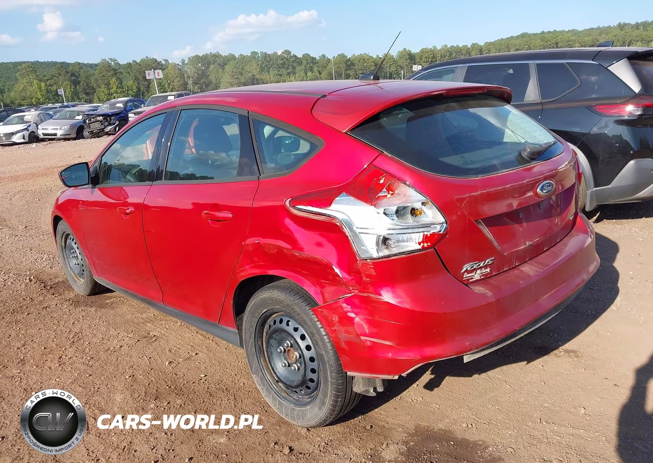 2012 Ford Focus Se VIN:1FAHP3K23CL303555 - 3