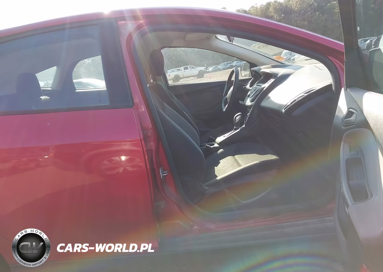 2012 Ford Focus Se VIN:1FAHP3K23CL303555 - 5