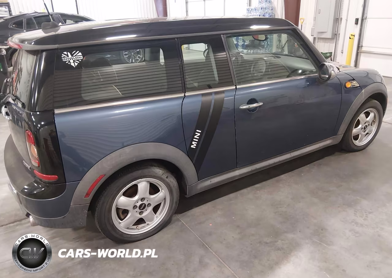 2010 Mini Cooper Clubman VIN:WMWML3C56ATX51182 - 4