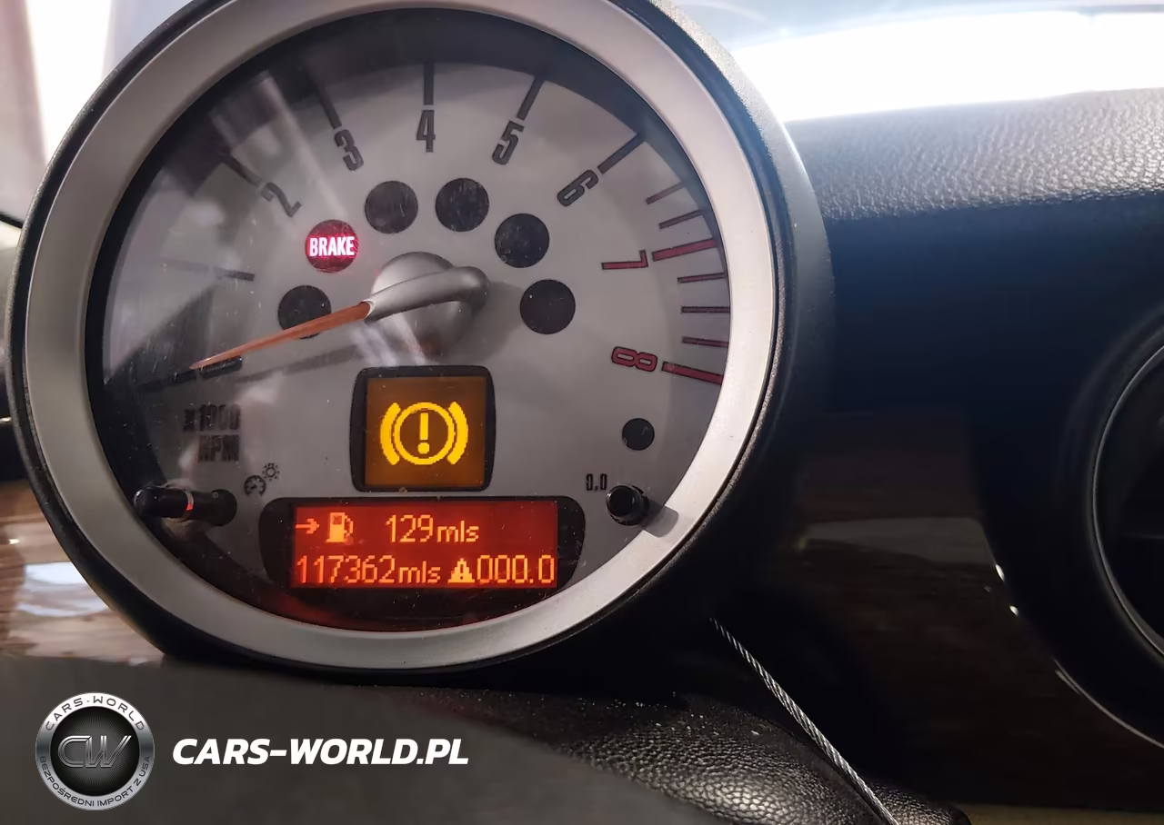 2010 Mini Cooper Clubman VIN:WMWML3C56ATX51182 - 7