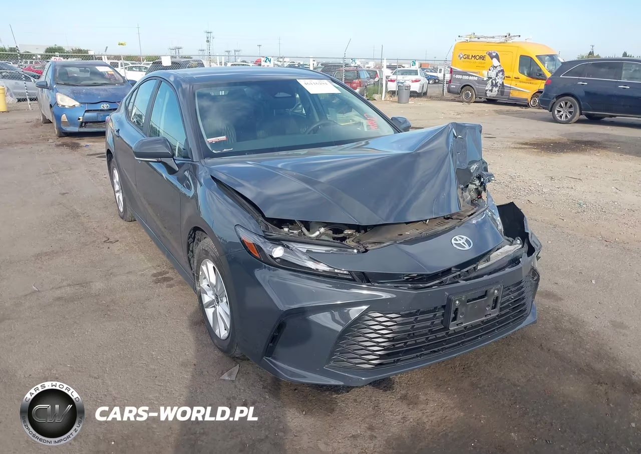 2025 Toyota Camry Le – zdjęcie 1 z 16