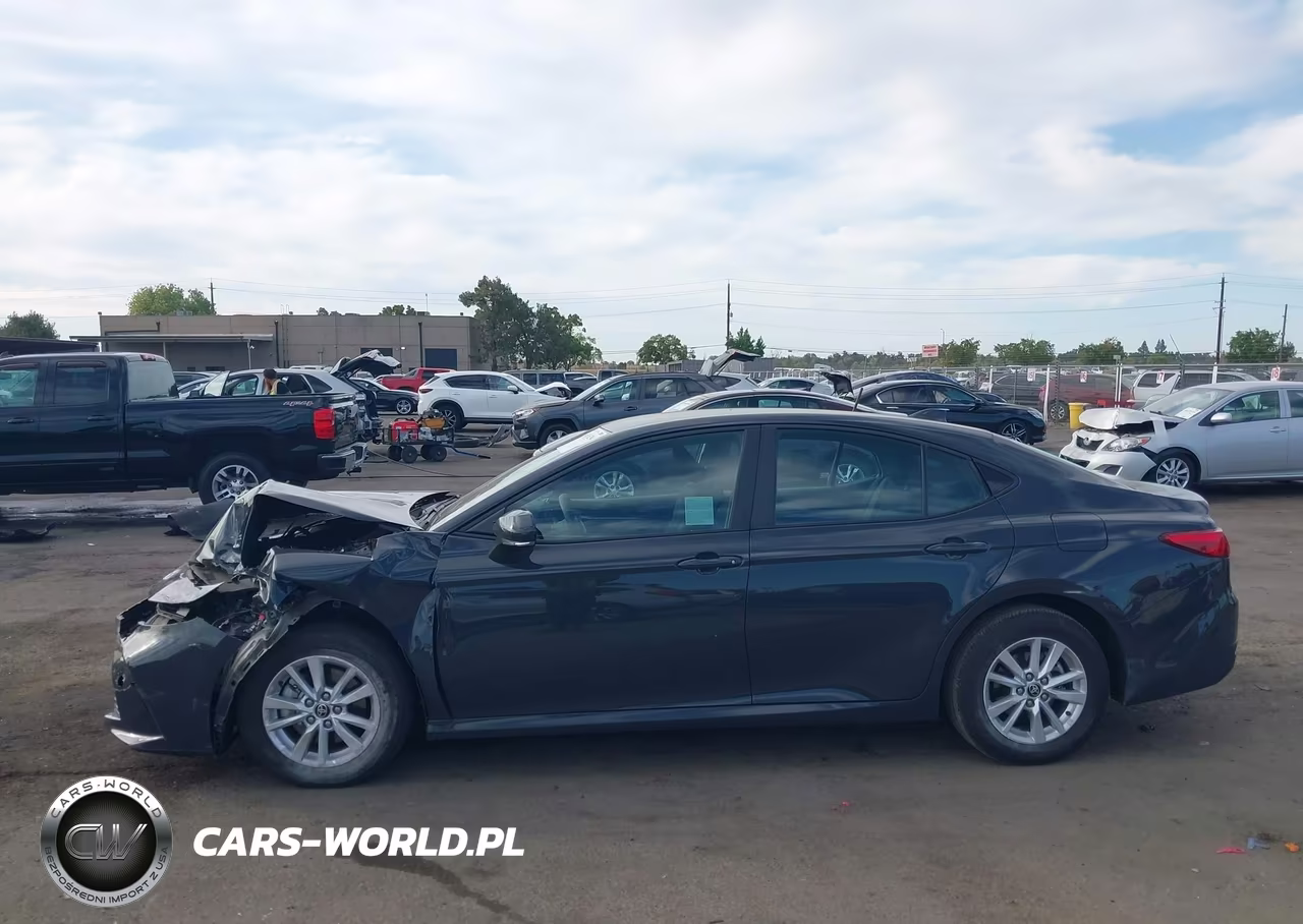 2025 Toyota Camry Le VIN:4T1DBADK7SU522998 - 14