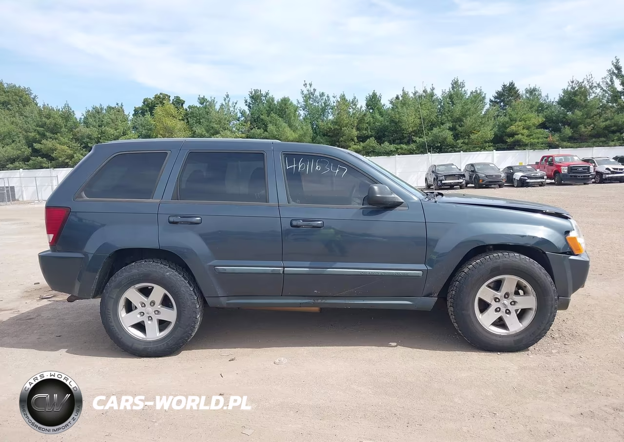 2007 Jeep Grand Cherokee Laredo VIN:1J8GR48K77C638460 - 13