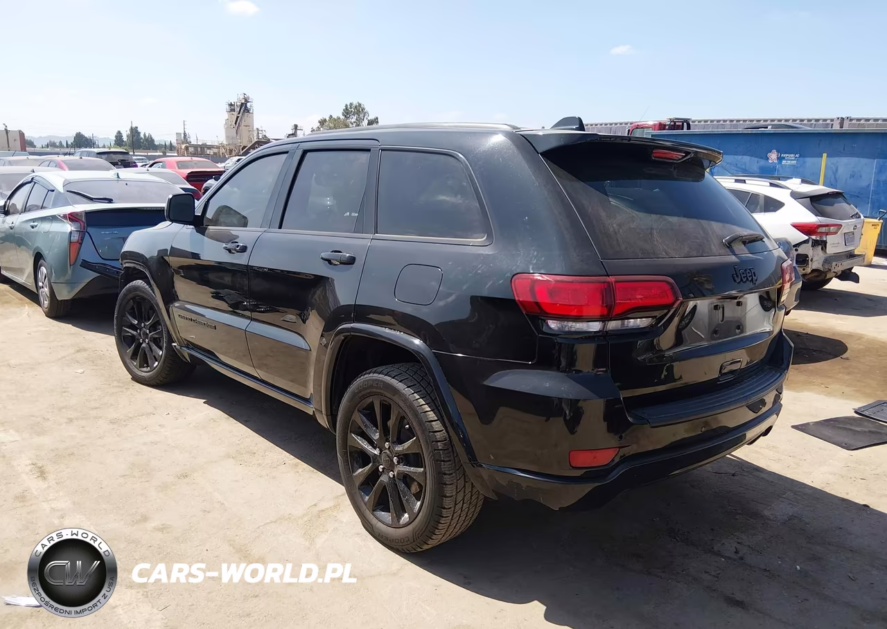 2018 Jeep Grand Cherokee Altitude 4X2 VIN:1C4RJEAG9JC471609 - 3