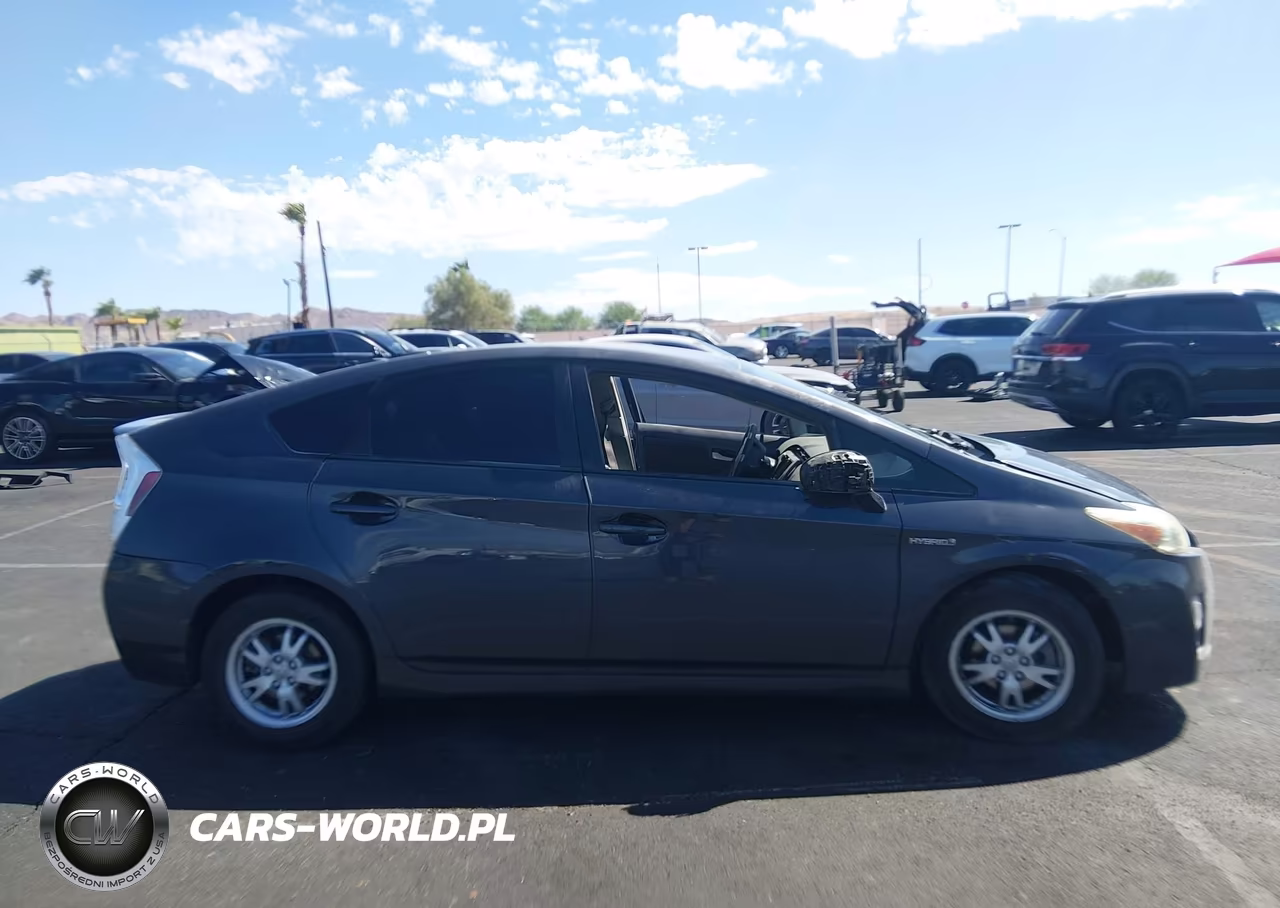 2011 Toyota Prius Two VIN:JTDKN3DU8B1429683 - 13