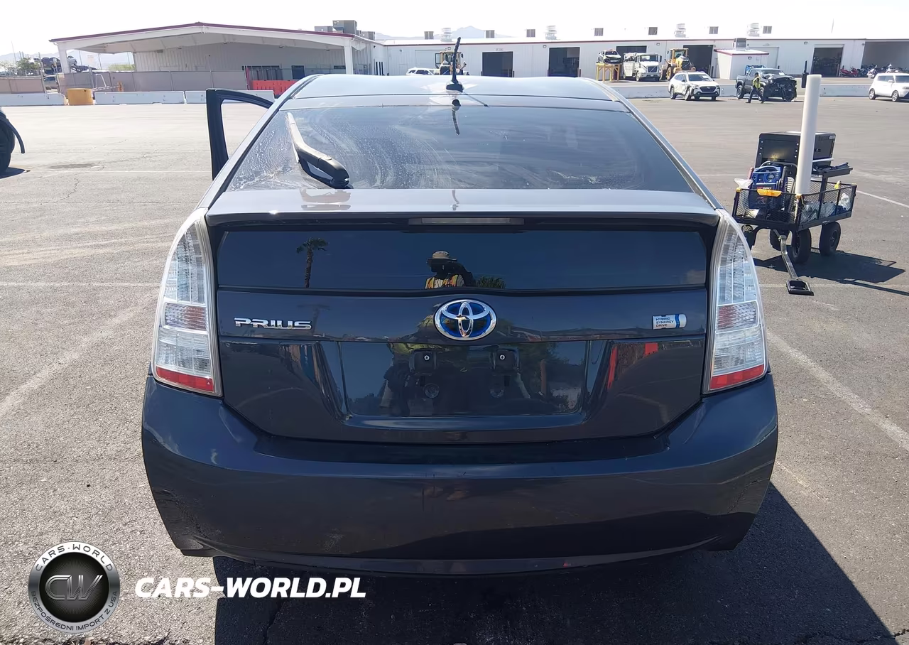 2011 Toyota Prius Two VIN:JTDKN3DU8B1429683 - 16