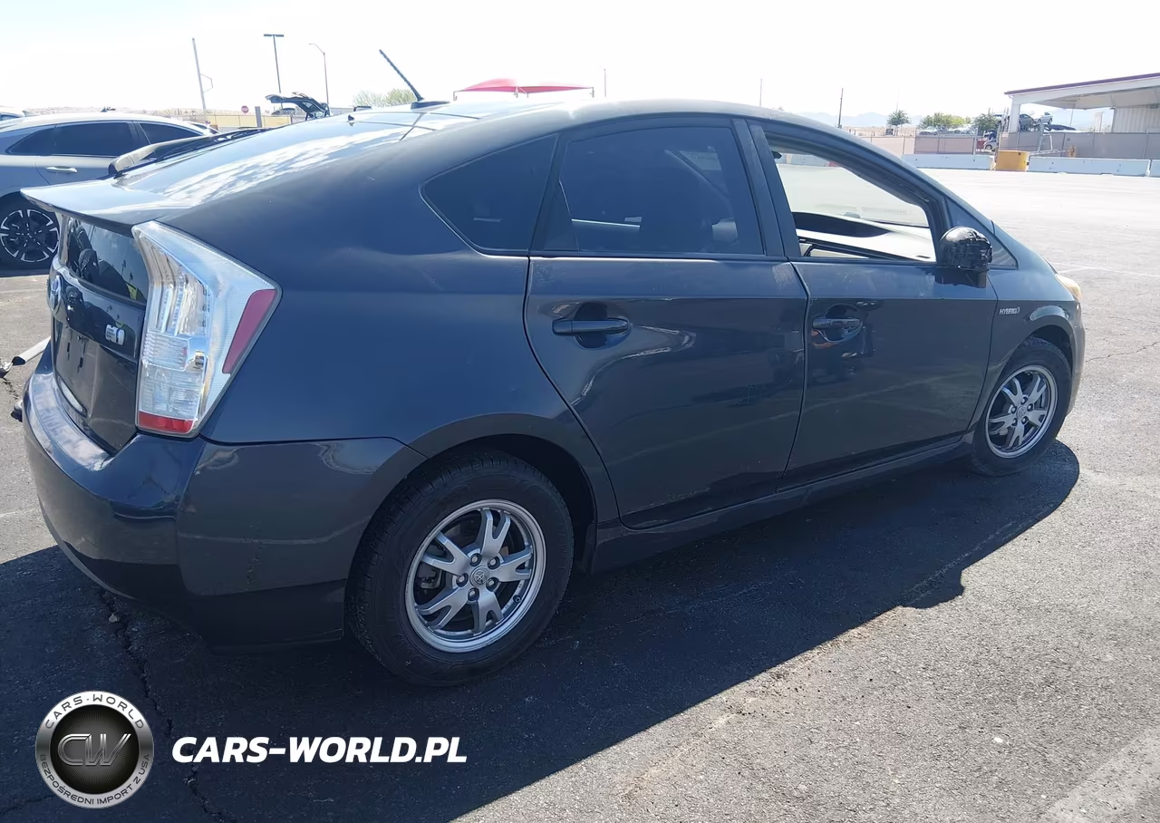 2011 Toyota Prius Two VIN:JTDKN3DU8B1429683 - 4