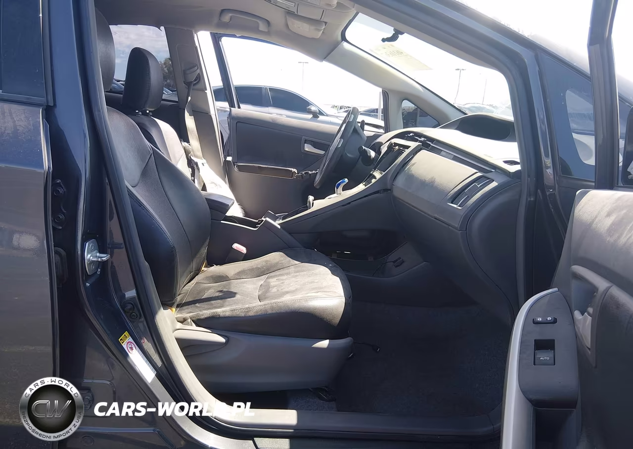 2011 Toyota Prius Two VIN:JTDKN3DU8B1429683 - 5