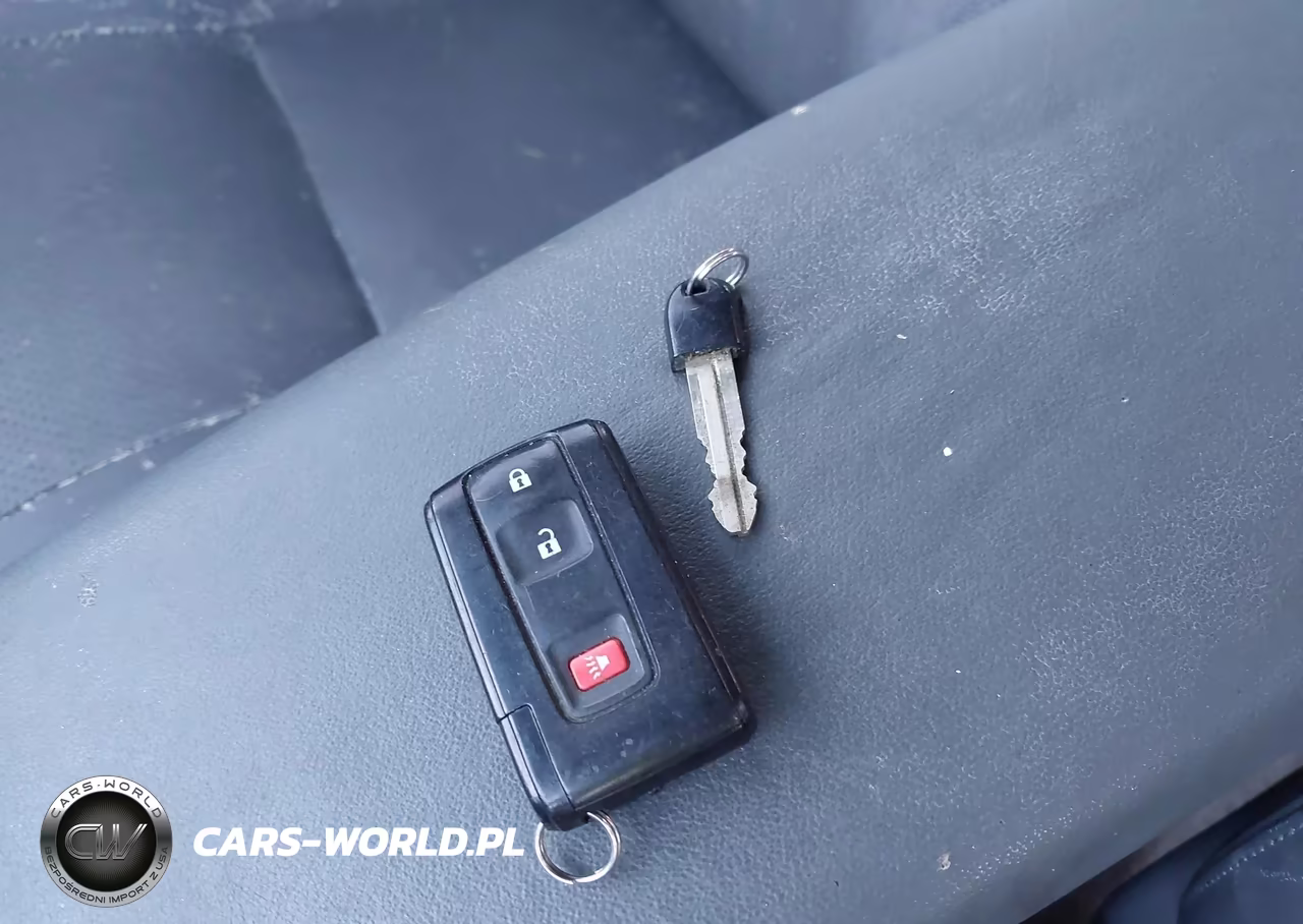 2008 Toyota Prius VIN:JTDKB20U483303228 - 11