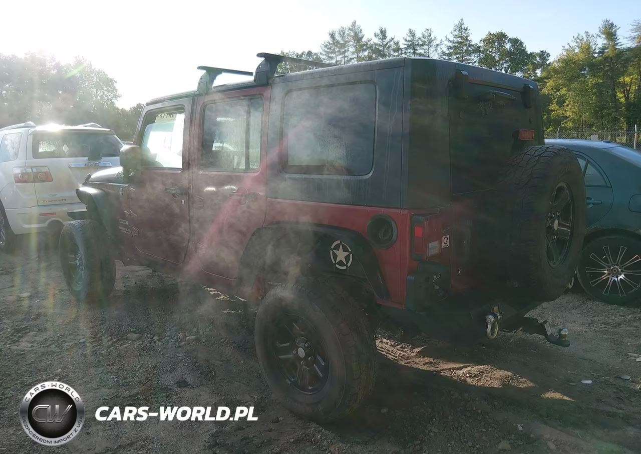 2012 Jeep Wrangler Unlimited Sport VIN:1C4BJWDG5CL283885 - 3