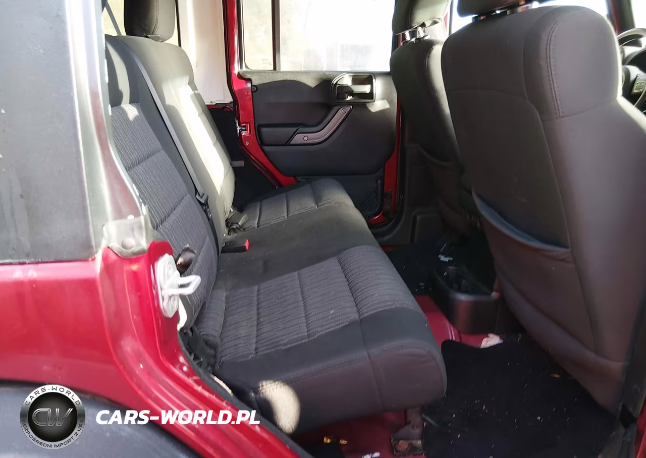 2012 Jeep Wrangler Unlimited Sport VIN:1C4BJWDG5CL283885 - 8