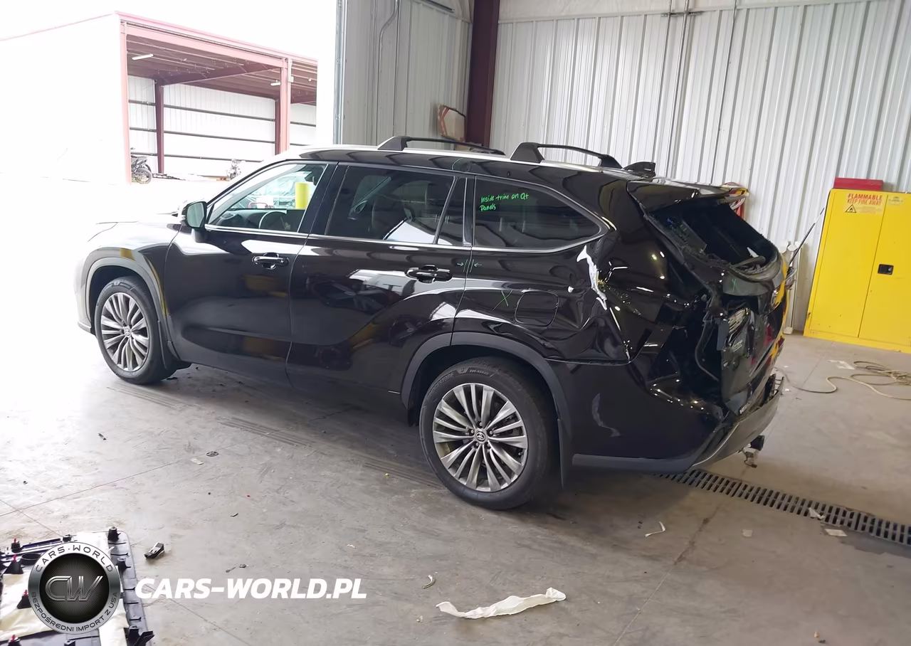 2020 Toyota Highlander Platinum VIN:5TDFZRBH7LS020836 - 3