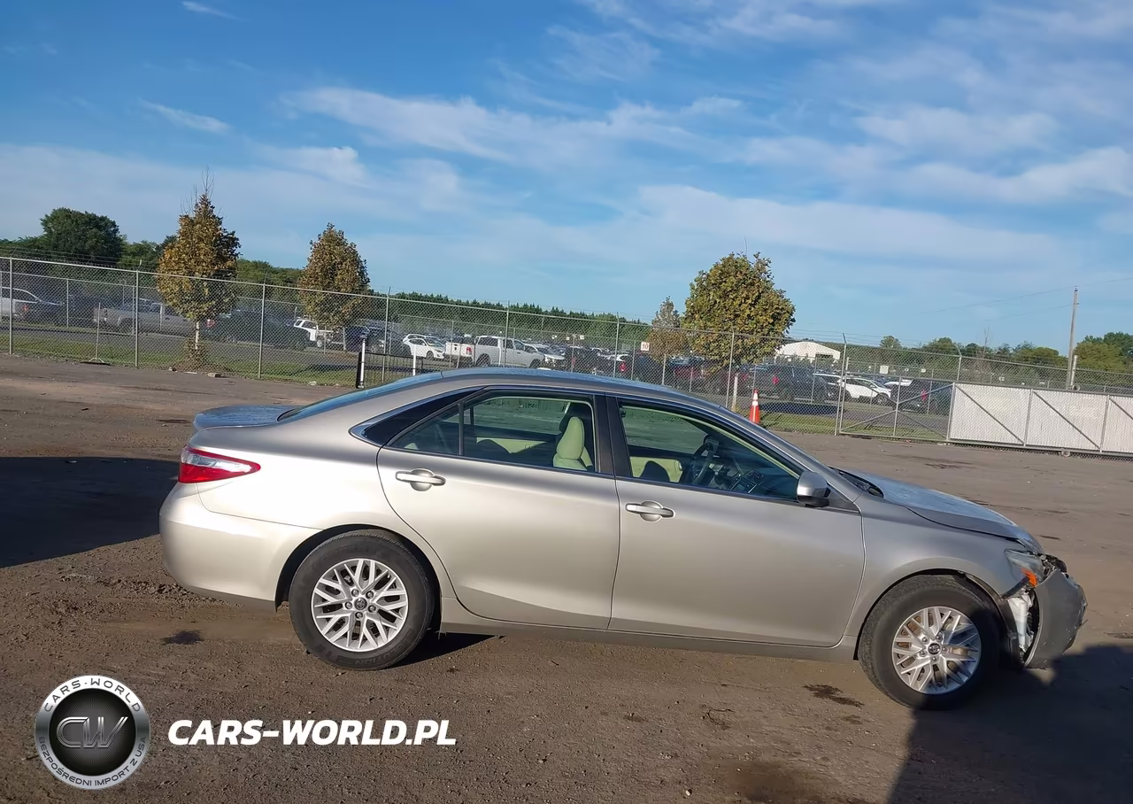 2017 Toyota Camry Le VIN:4T1BF1FK8HU684799 - 13