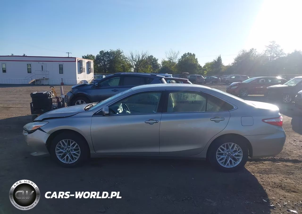 2017 Toyota Camry Le VIN:4T1BF1FK8HU684799 - 14