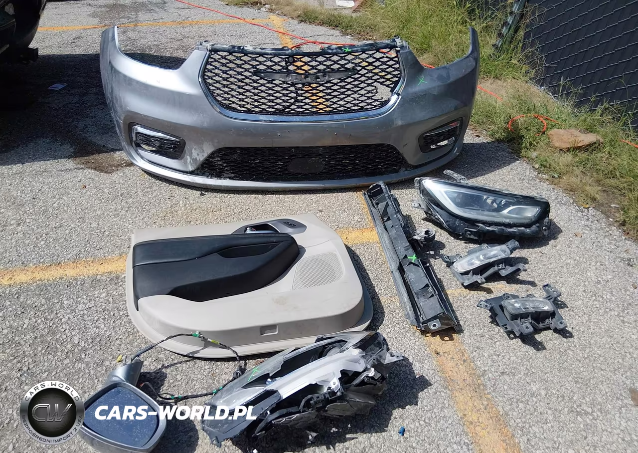 2021 Chrysler Pacifica Hybrid Touring L VIN:2C4RC1L76MR581321 - 12