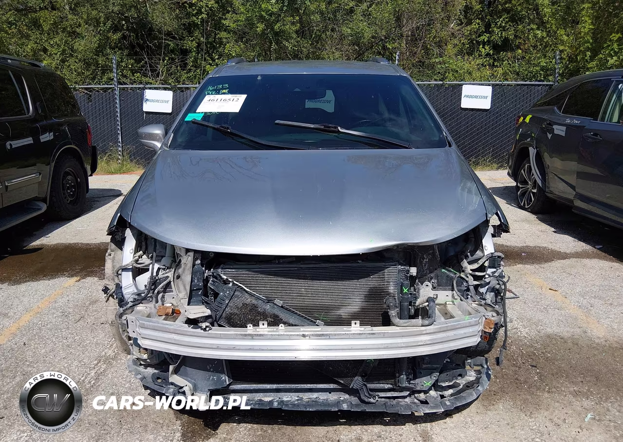 2021 Chrysler Pacifica Hybrid Touring L VIN:2C4RC1L76MR581321 - 13