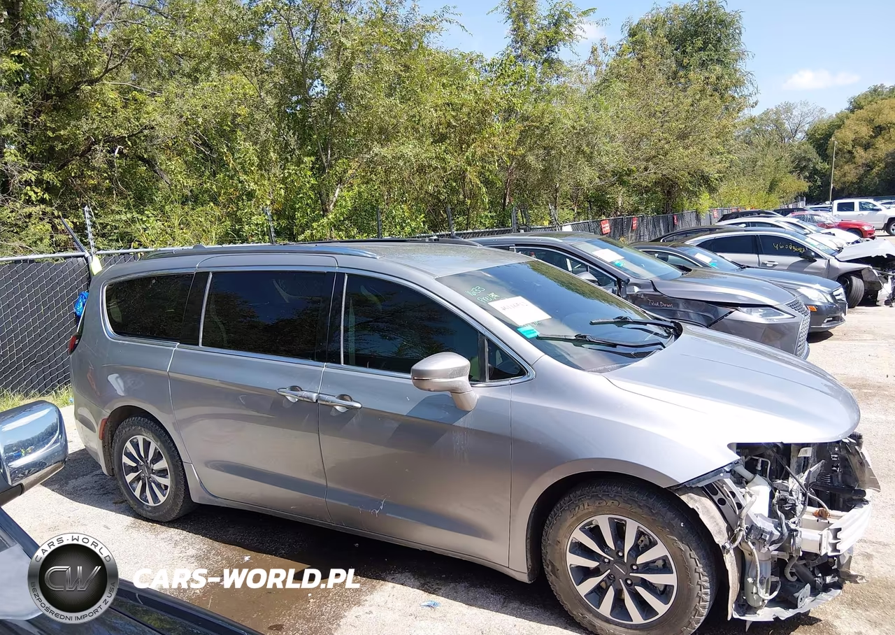 2021 Chrysler Pacifica Hybrid Touring L VIN:2C4RC1L76MR581321 - 14