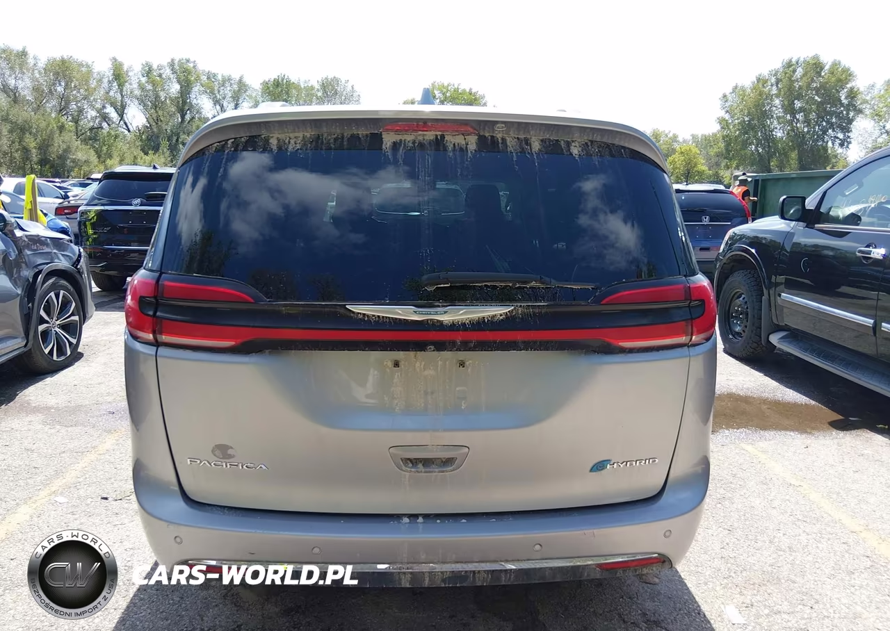 2021 Chrysler Pacifica Hybrid Touring L VIN:2C4RC1L76MR581321 - 17