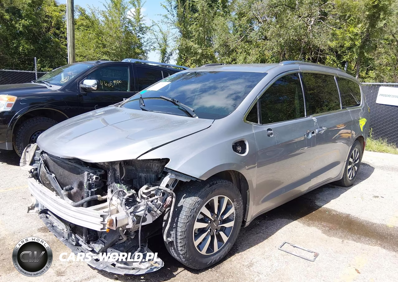 2021 Chrysler Pacifica Hybrid Touring L VIN:2C4RC1L76MR581321 - 2