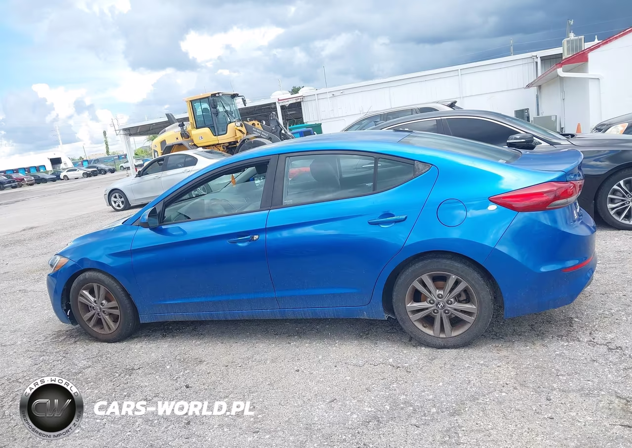 2018 Hyundai Elantra Sel VIN:5NPD84LF4JH255871 - 14