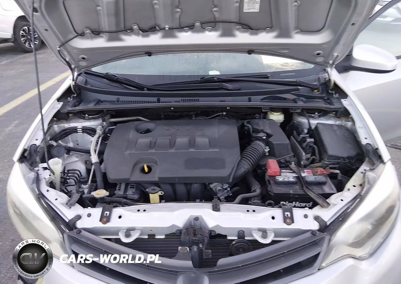 2015 Toyota Corolla Le VIN:5YFBURHE1FP206699 - 10