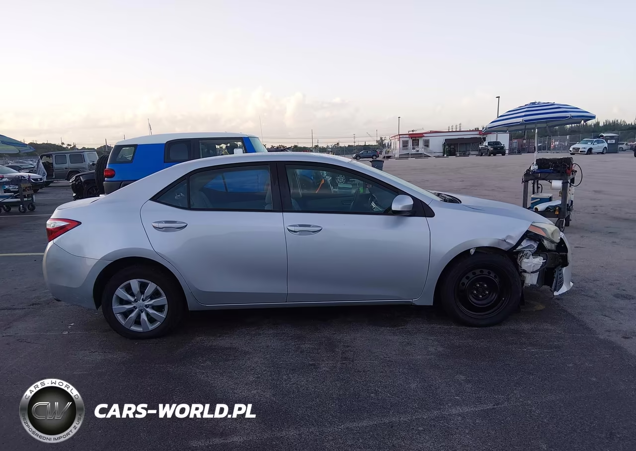 2015 Toyota Corolla Le VIN:5YFBURHE1FP206699 - 13