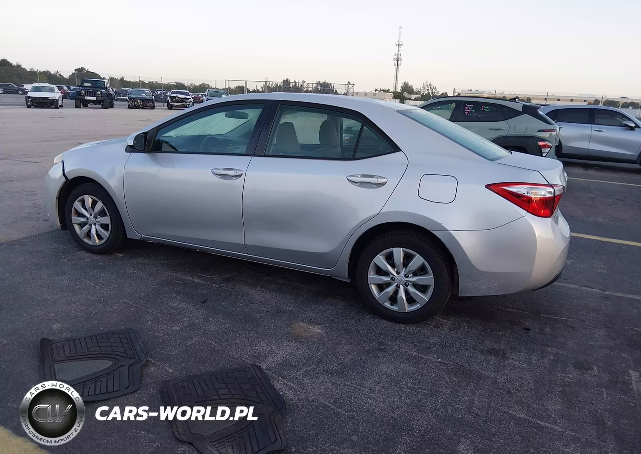 2015 Toyota Corolla Le VIN:5YFBURHE1FP206699 - 3