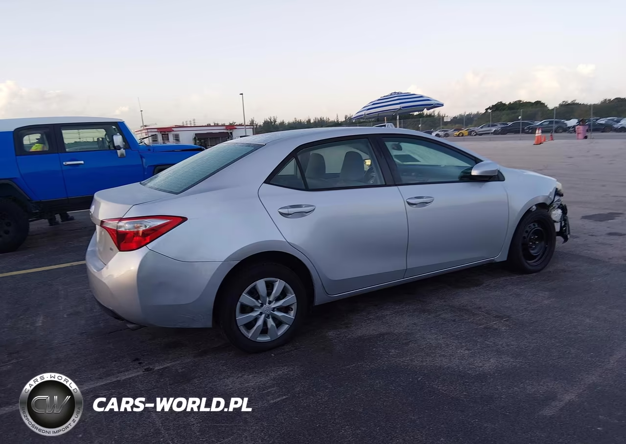 2015 Toyota Corolla Le VIN:5YFBURHE1FP206699 - 4