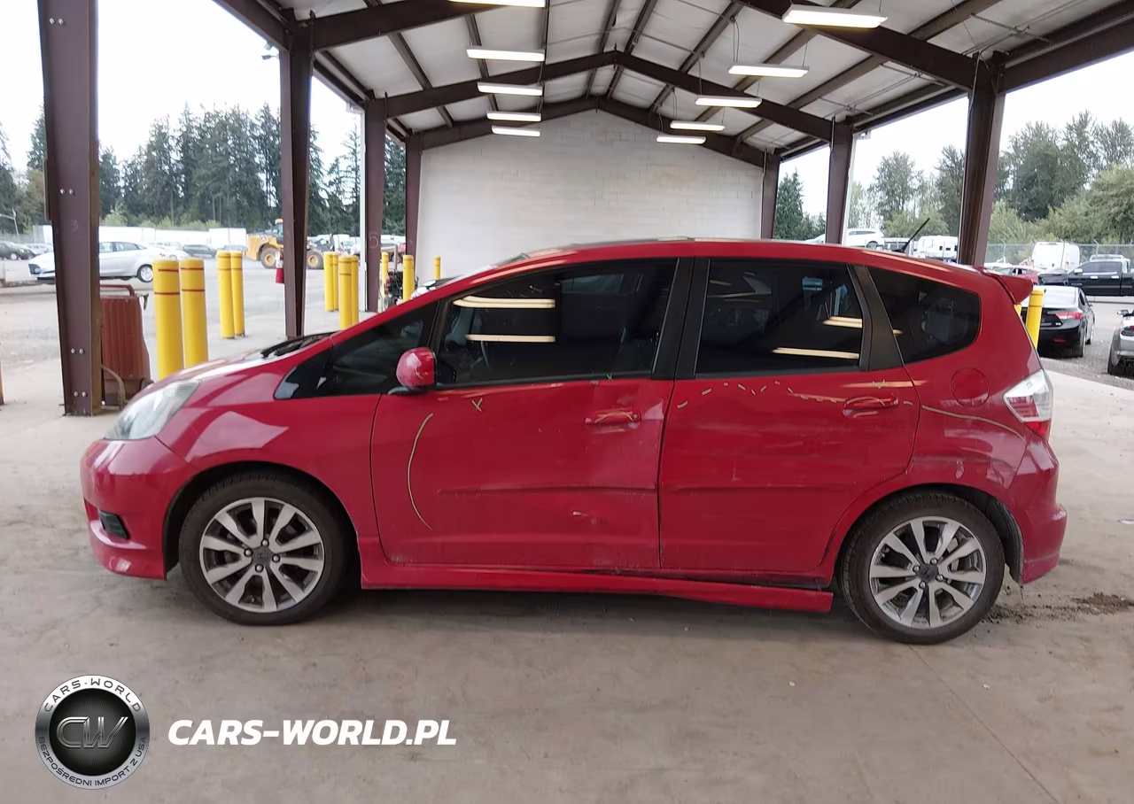 2013 Honda Fit Sport VIN:JHMGE8H51DC016466 - 14