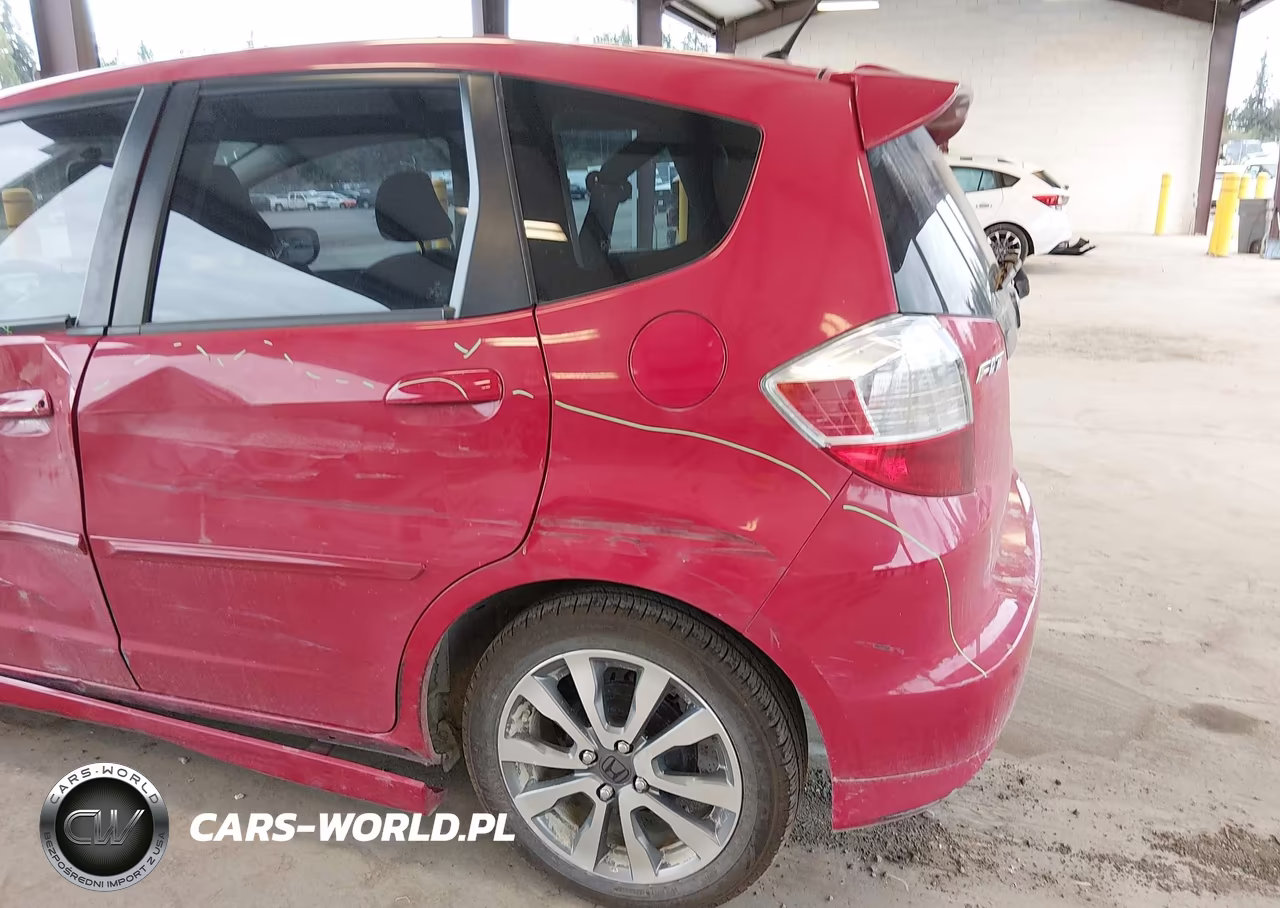 2013 Honda Fit Sport VIN:JHMGE8H51DC016466 - 6
