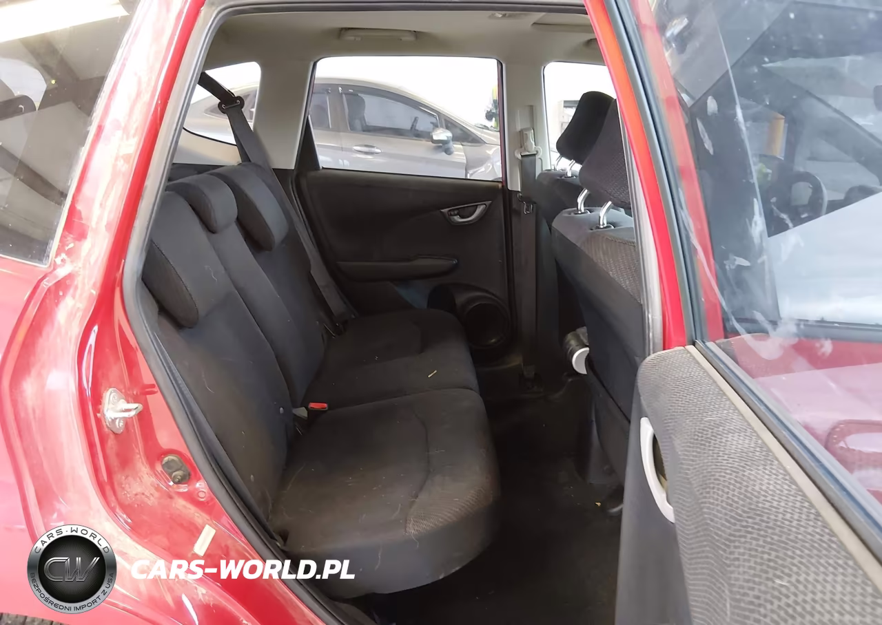 2013 Honda Fit Sport VIN:JHMGE8H51DC016466 - 8