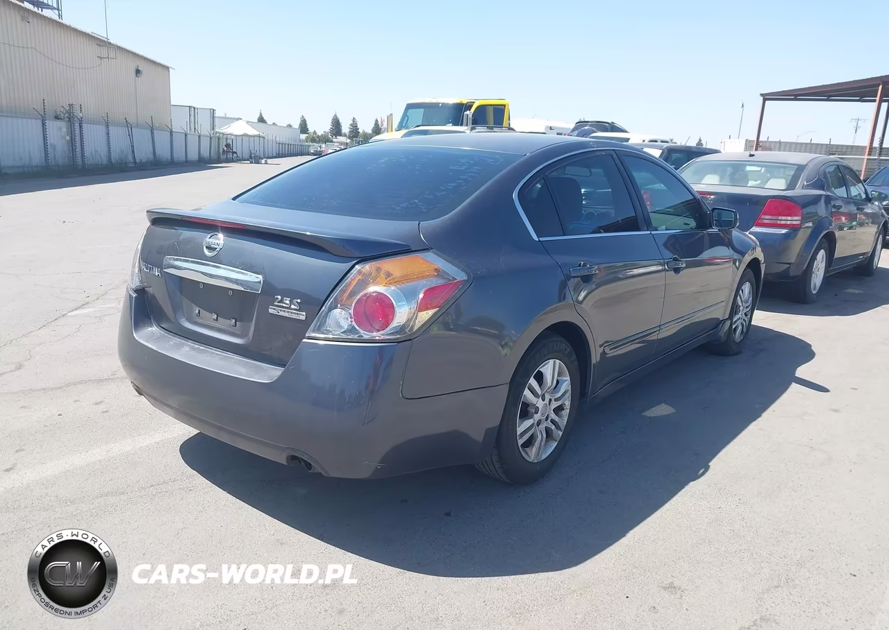 2011 Nissan Altima 2.5 S VIN:1N4AL2AP3BN487449 - 4