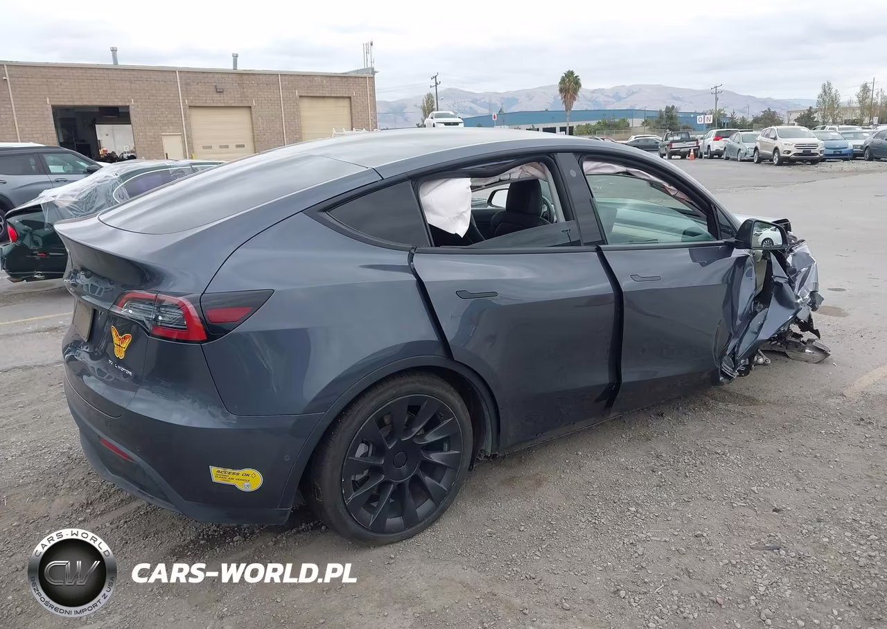2022 Tesla Model Y Long Range Dual Motor All-Wheel Drive VIN:7SAYGDEE5NF341559 - 4
