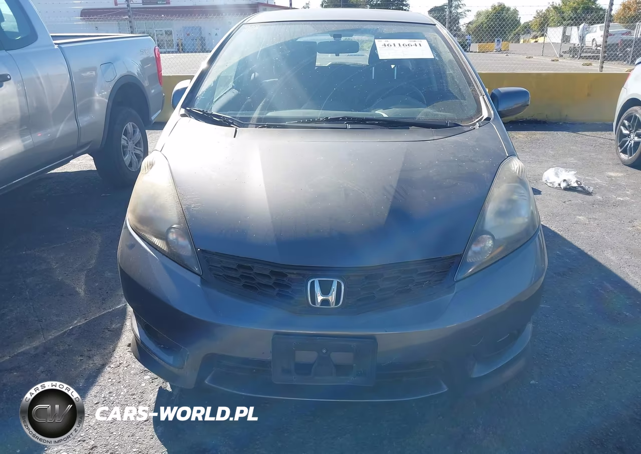 2013 Honda Fit Sport VIN:JHMGE8H62DC019594 - 12