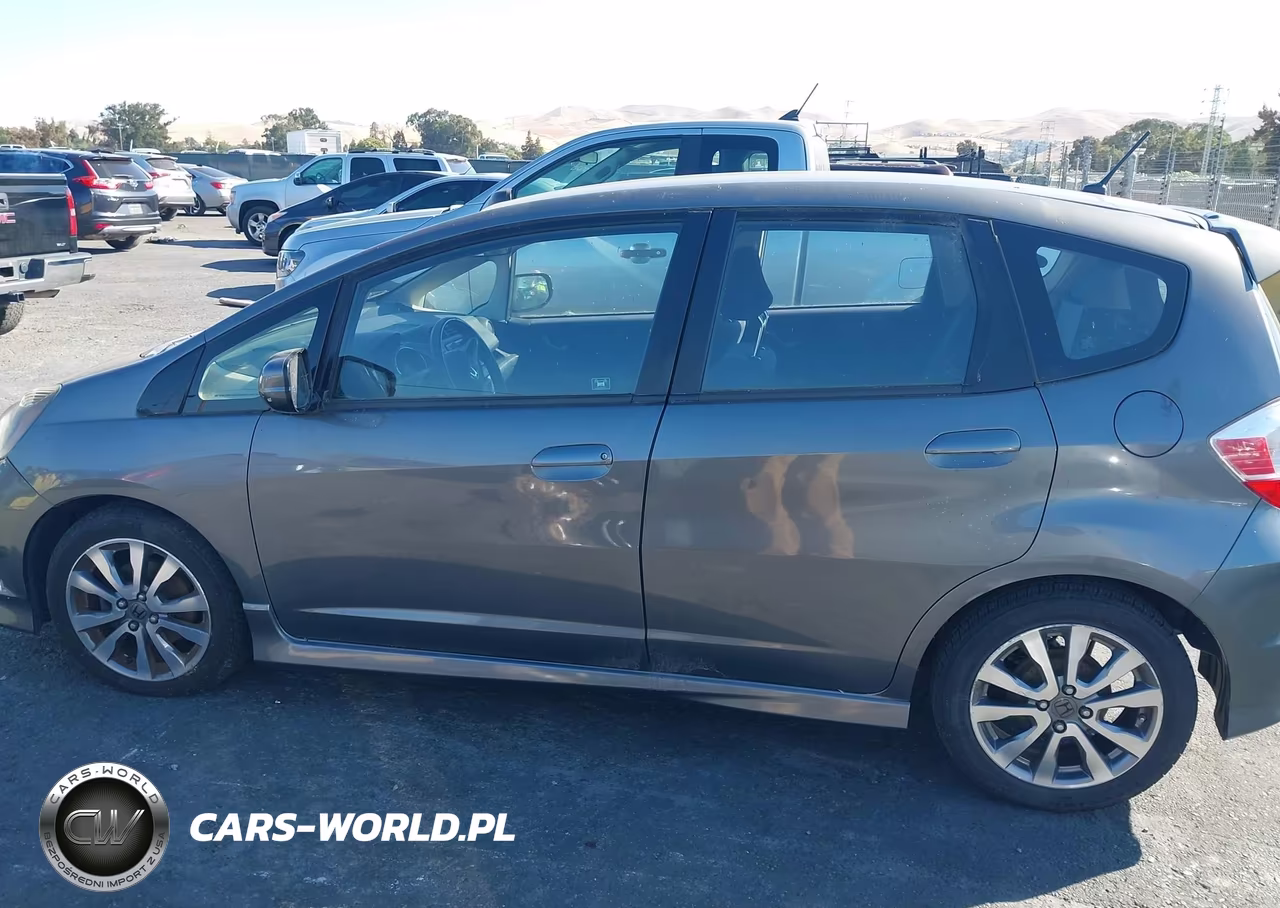 2013 Honda Fit Sport VIN:JHMGE8H62DC019594 - 14