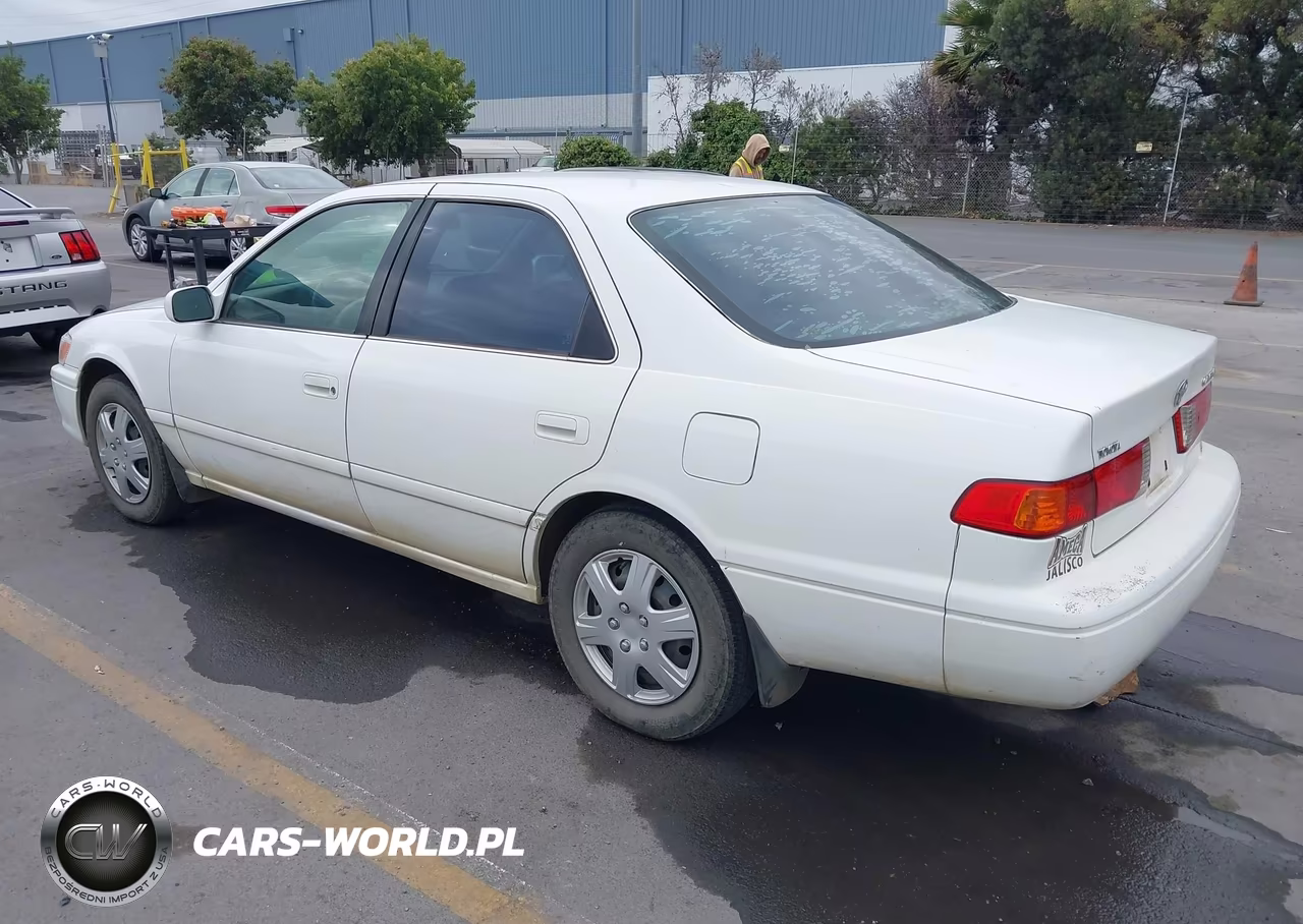 2001 Toyota Camry Le VIN:JT2BG22K510558337 - 3