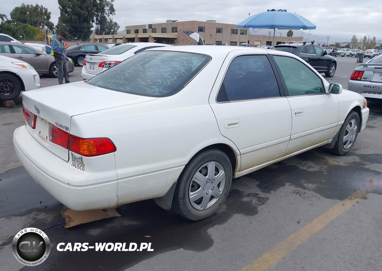 2001 Toyota Camry Le VIN:JT2BG22K510558337 - 4