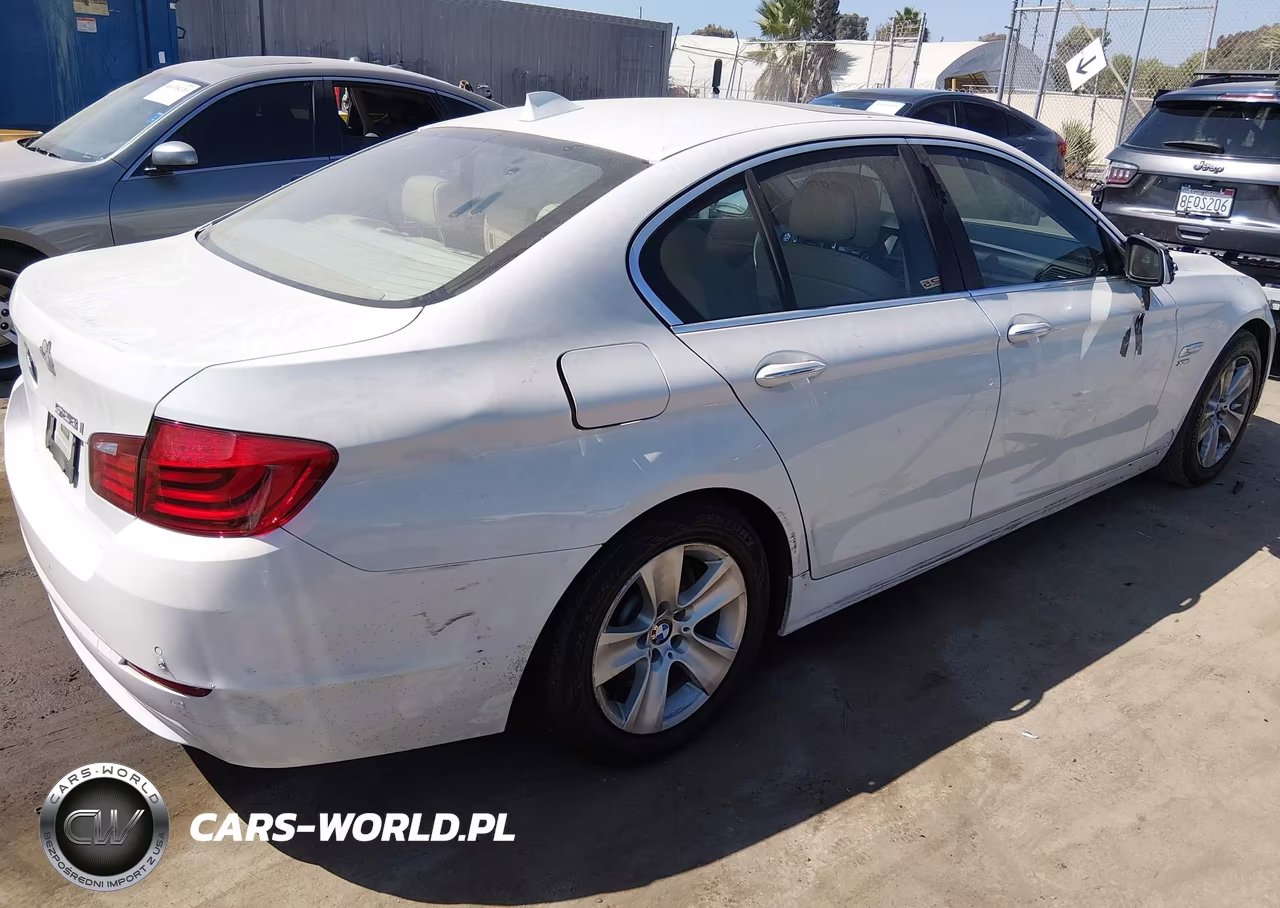 2012 BMW 528I xDrive VIN:WBAXH5C54CDW07024 - 4