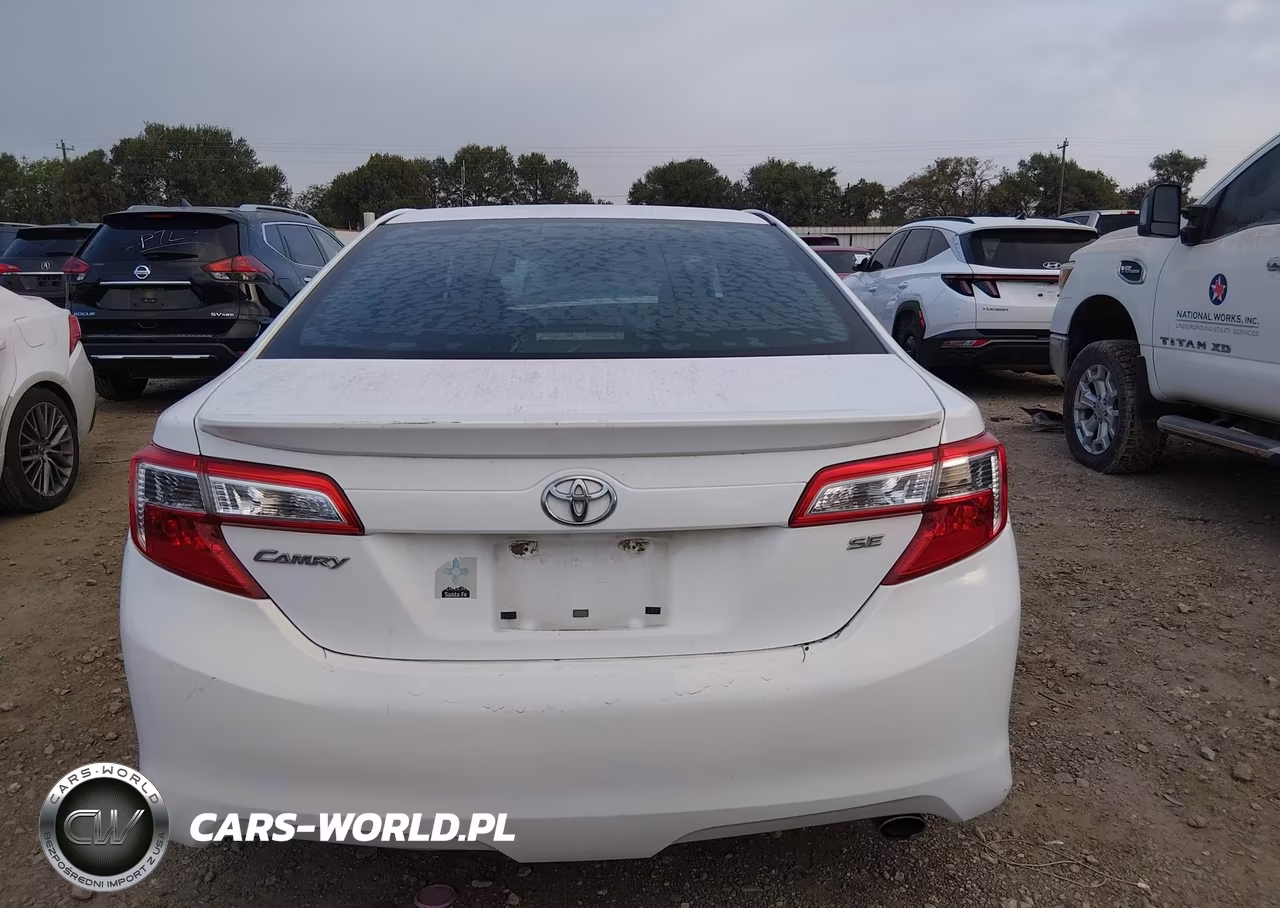2014 Toyota Camry Se Sport VIN:4T1BF1FK0EU738088 - 15
