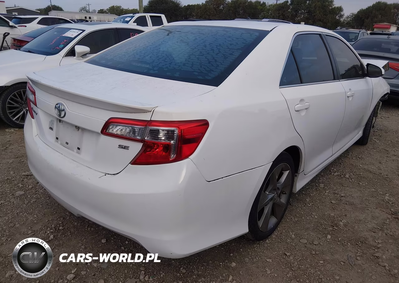 2014 Toyota Camry Se Sport VIN:4T1BF1FK0EU738088 - 4