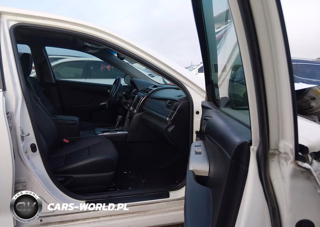 2014 Toyota Camry Se Sport VIN:4T1BF1FK0EU738088 - 5