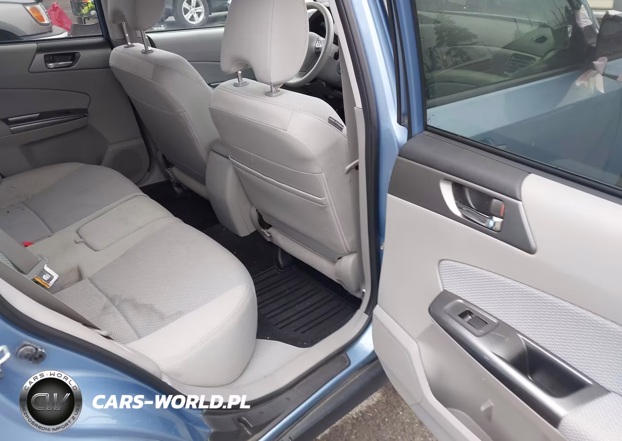 2011 Subaru Forester 2.5X Premium VIN:JF2SHADCXBH774483 - 8